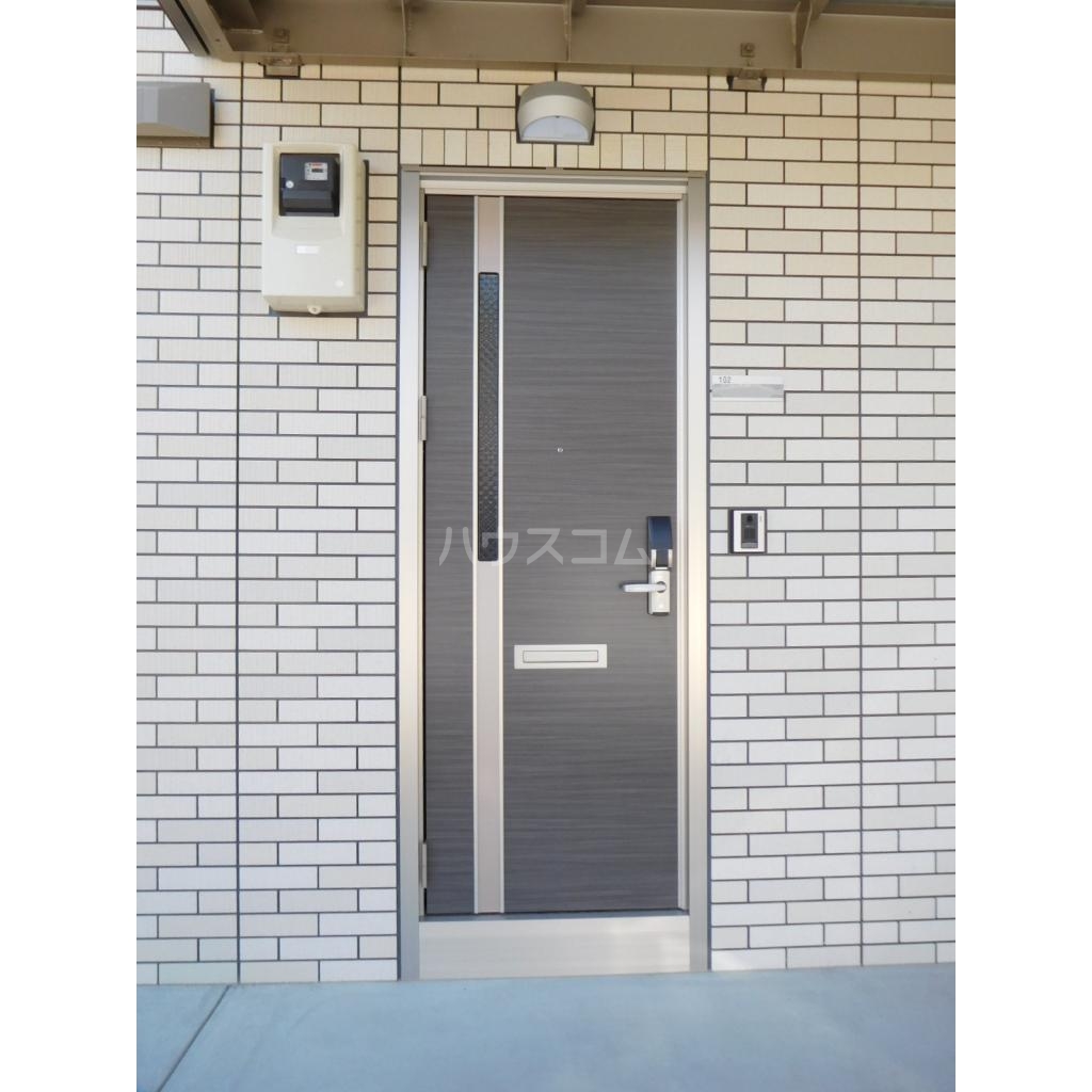 26/26 エントランス