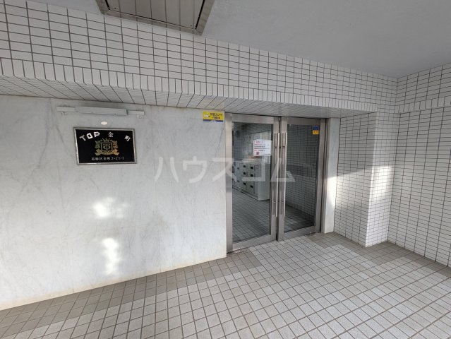 24/30 エントランス