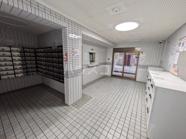 25/30 エントランス