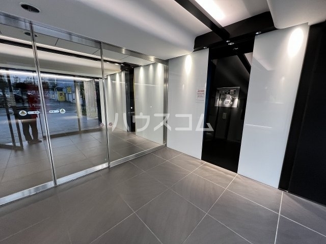 20/30 エントランス