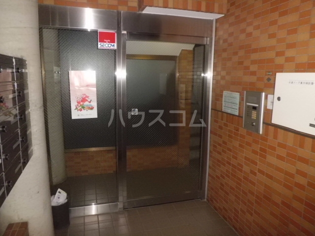 17/27 エントランス