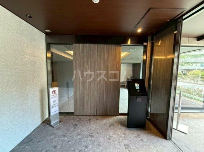 18/22 エントランス