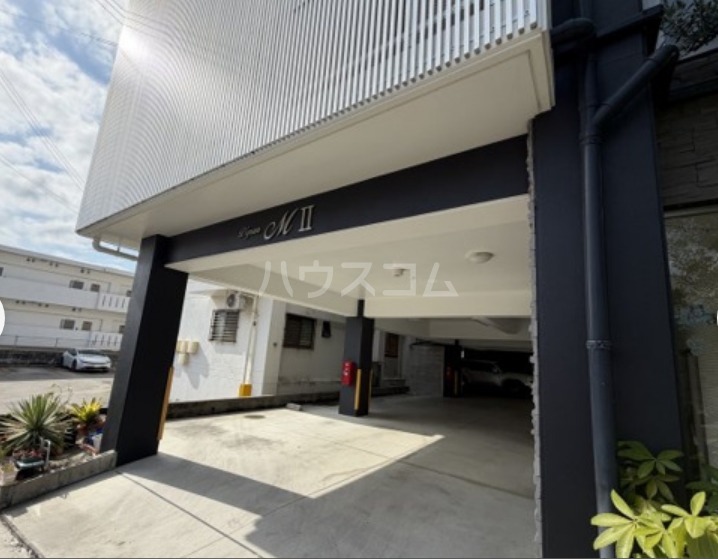 16/21 エントランス