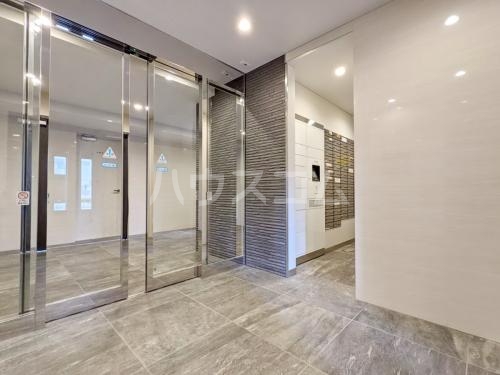 21/30 エントランス