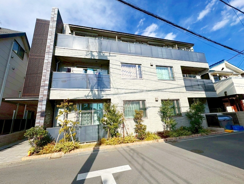 17/27 エントランス