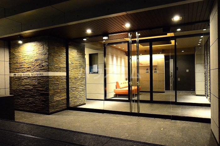 21/30 エントランス