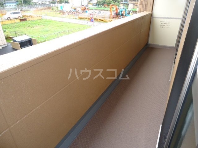 18/28 バルコニー