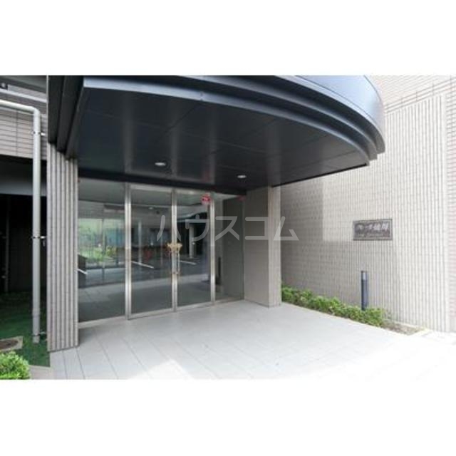 27/30 エントランス