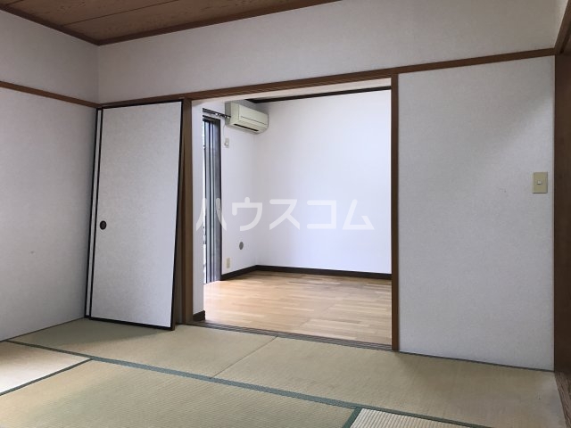 25/30 エントランス