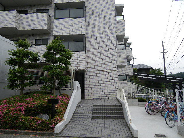 21/25 エントランス