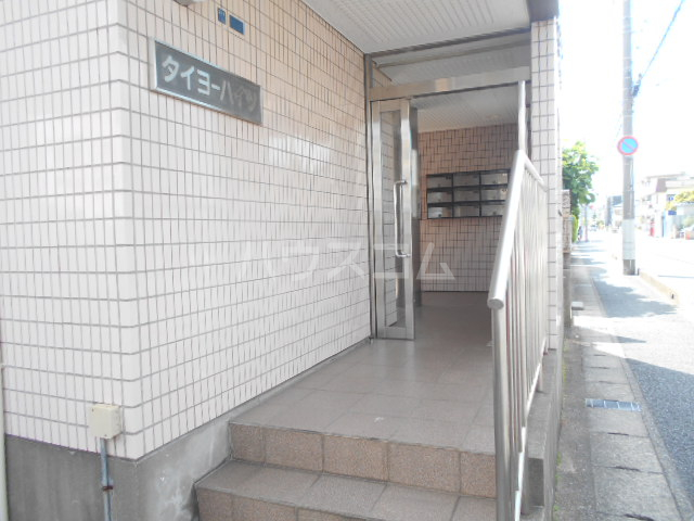 18/26 エントランス