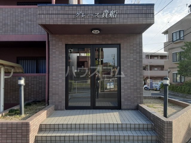 28/30 エントランス