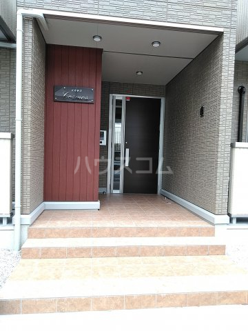 26/30 エントランス