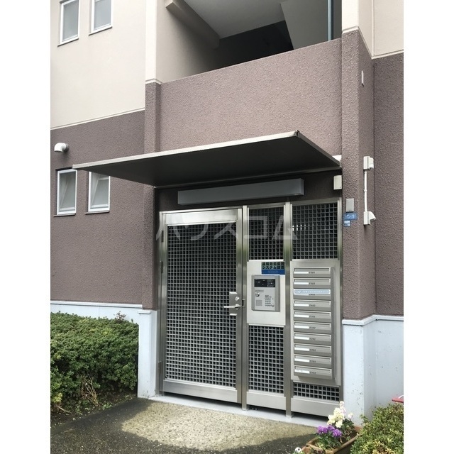 20/29 エントランス