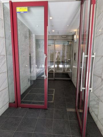 21/29 エントランス