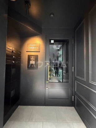 20/30 エントランス