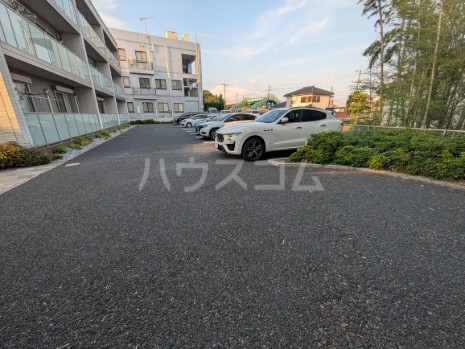 23/28 駐車場