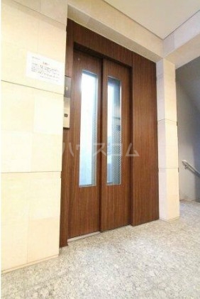 16/22 エントランス