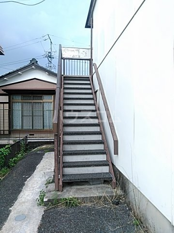 28/30 エントランス