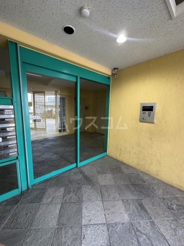 28/30 エントランス