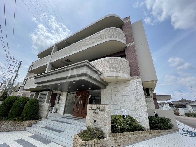 13/14 エントランス