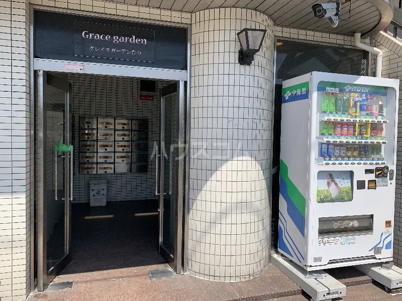 25/30 エントランス