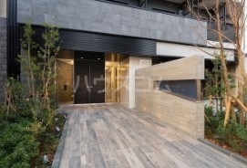 18/28 エントランス