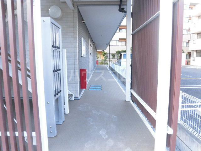 22/23 エントランス