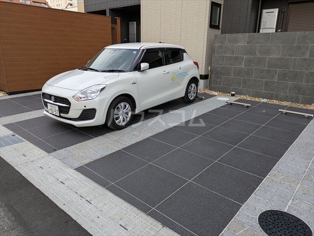 28/30 駐車場