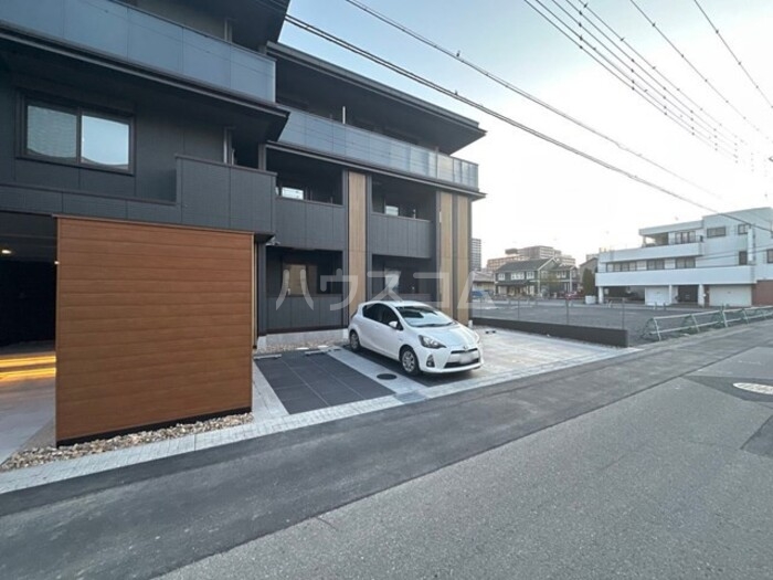 21/29 駐車場