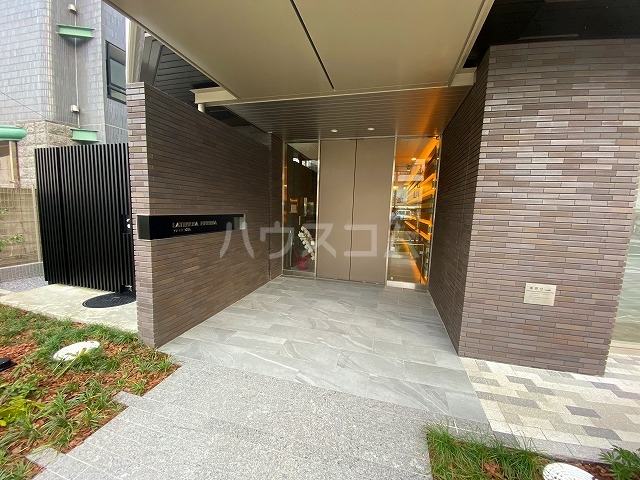 25/30 エントランス