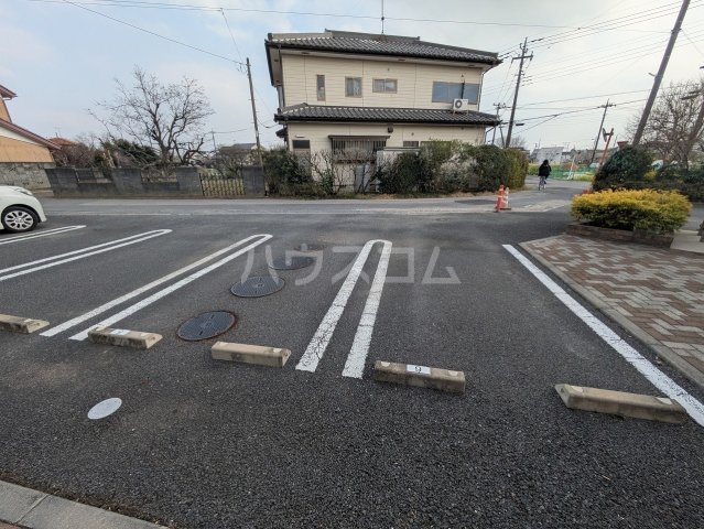 28/30 駐車場