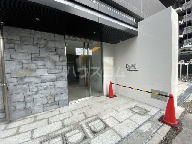 24/27 エントランス