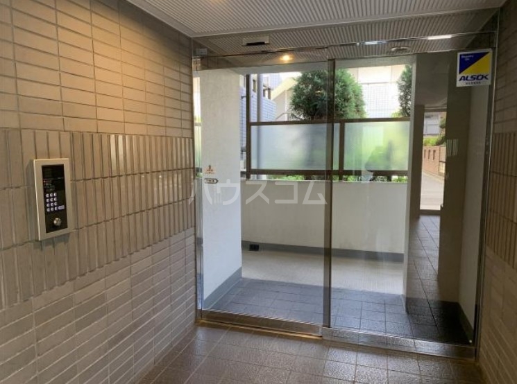 13/13 エントランス