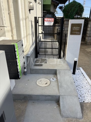 26/30 エントランス