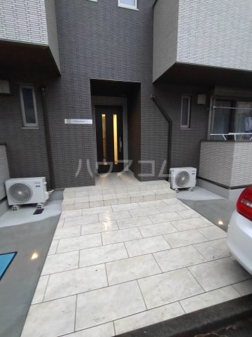 20/30 エントランス