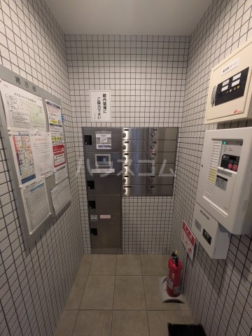 28/30 エントランス