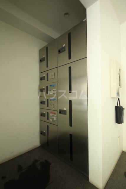 21/30 エントランス