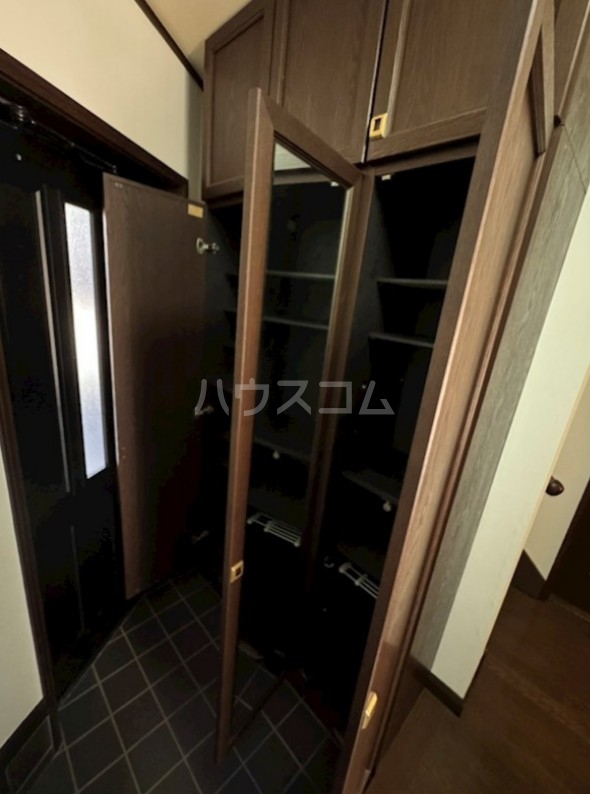 2/3 エントランス