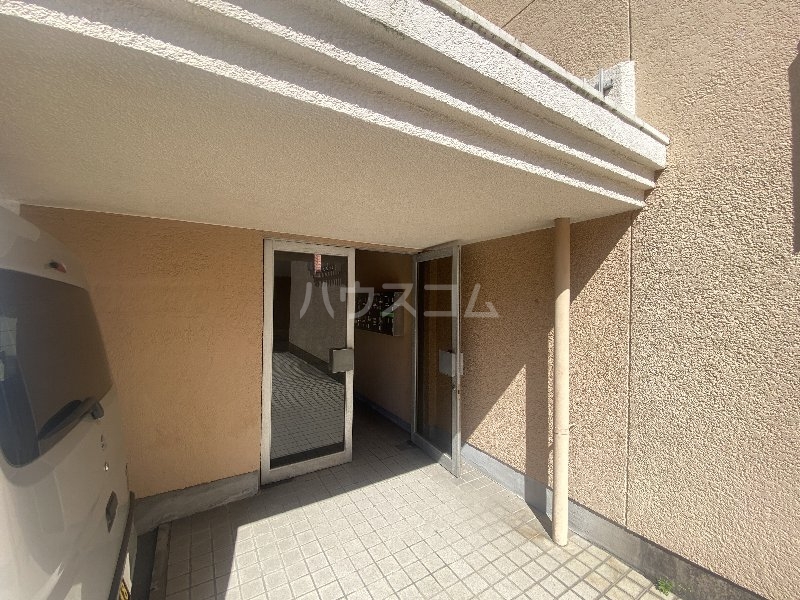 19/26 エントランス