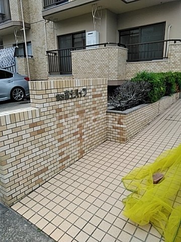 28/30 エントランス