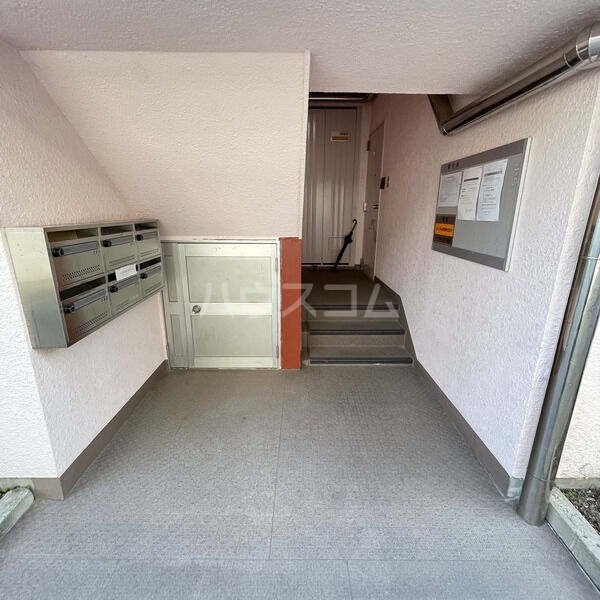 19/28 エントランス