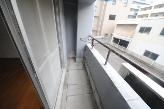 20/28 バルコニー