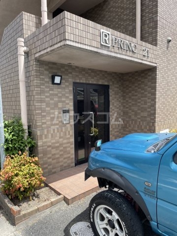 23/30 エントランス