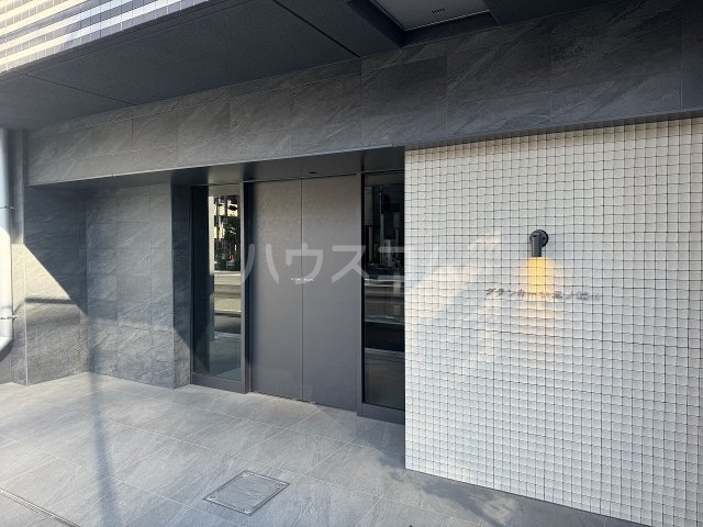 17/27 エントランス