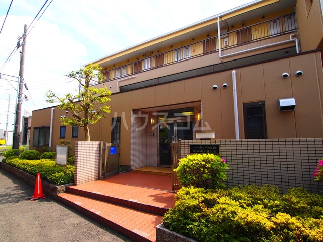 16/23 エントランス