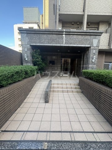 20/30 エントランス