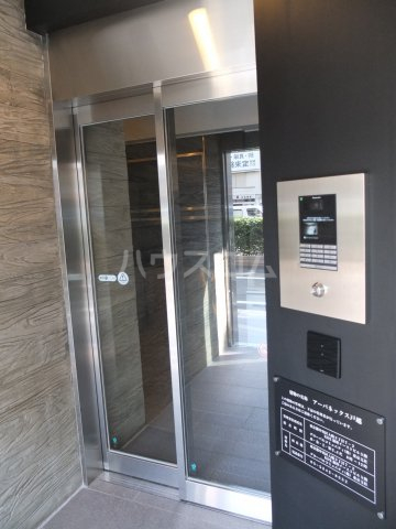 28/30 エントランス