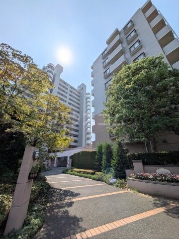 28/30 エントランス