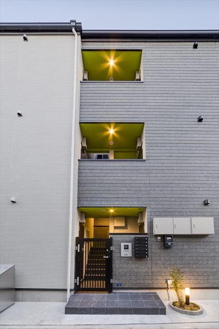 17/23 エントランス